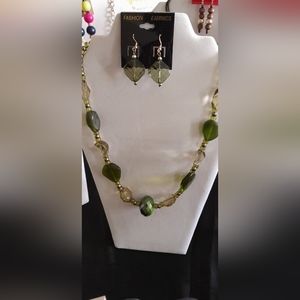 Green necklace and earrings set